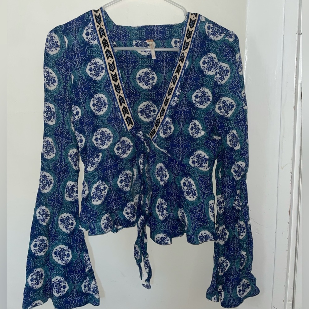Free People. Bo-Ho, hippie, bell-sleeved shirt! Lightly worn.